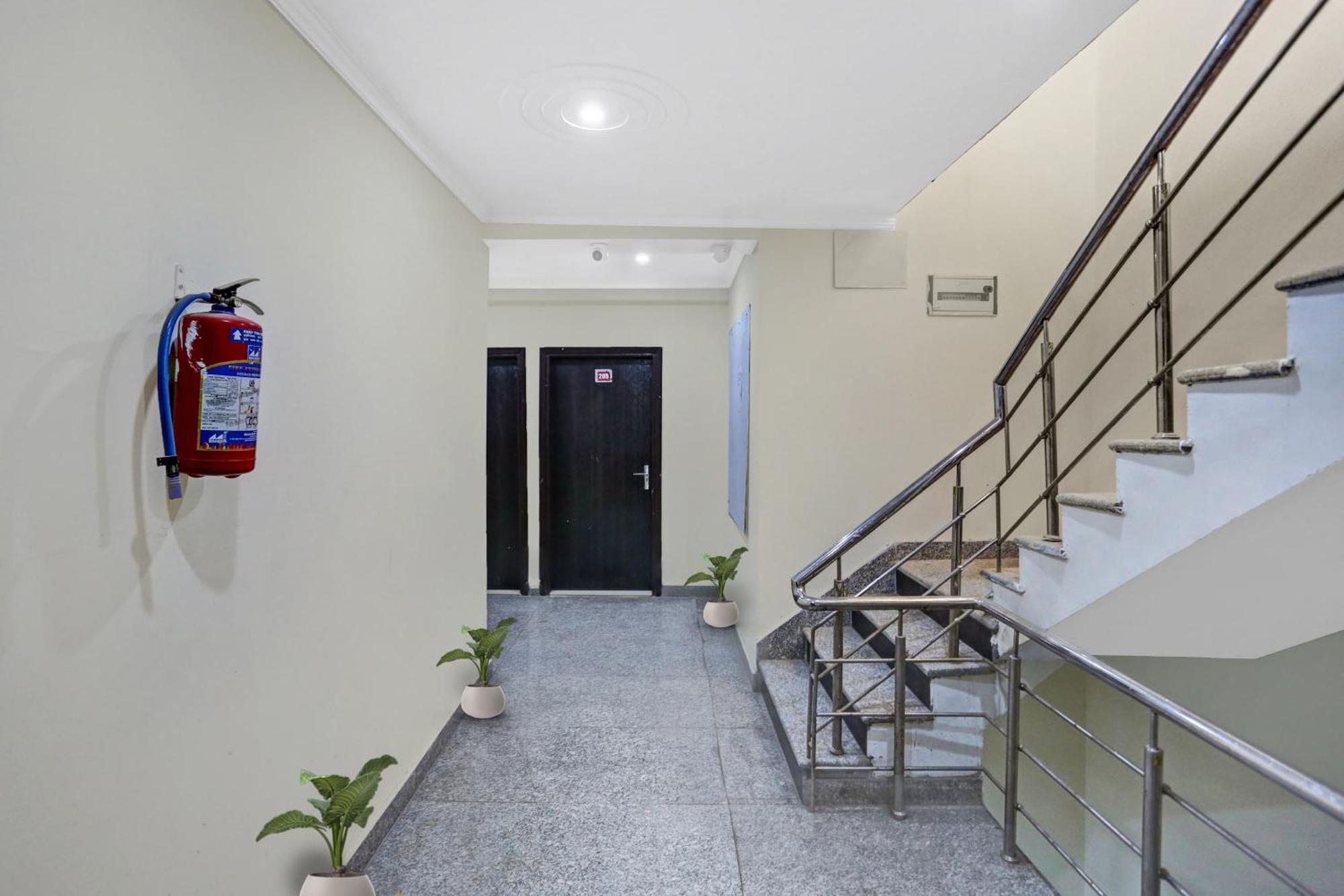Hotel O Hotel Blue Orchid New Delhi Exterior photo